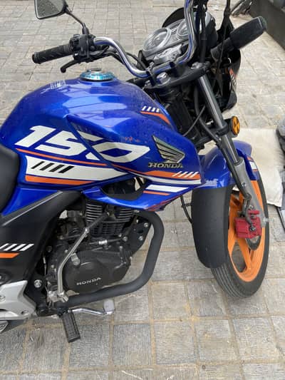 Honda CB 150F 2025
