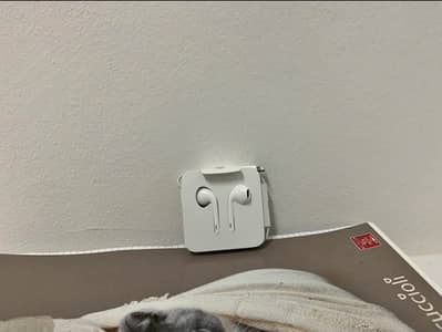 Apple EarPods with lightening connector