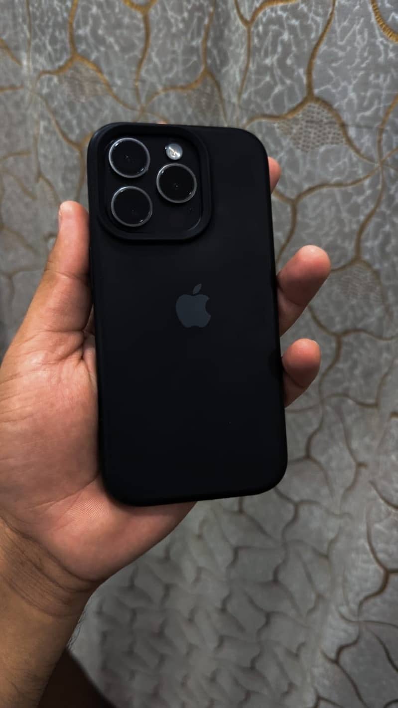 Apple iPhone 15 Pro 0