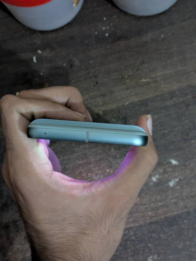 Google Pixel 8 5