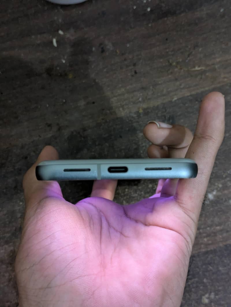 Google Pixel 8 6