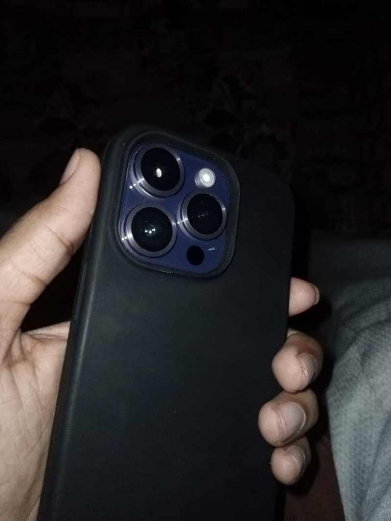 Apple iPhone 14 Pro 1