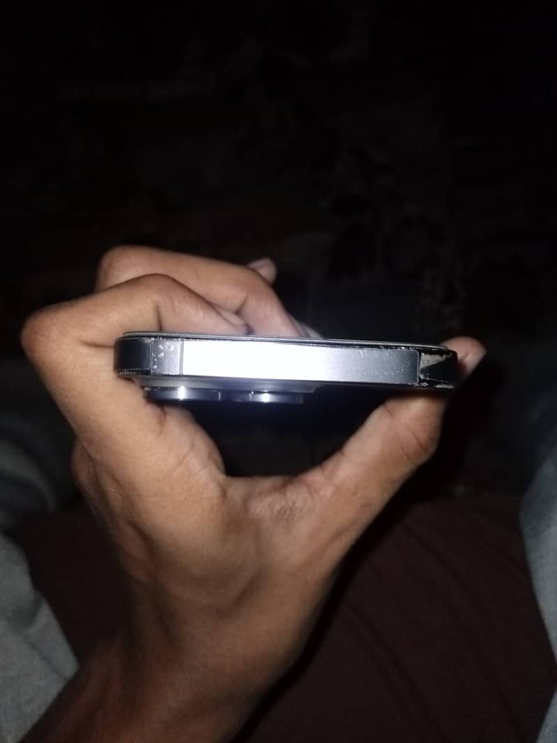Apple iPhone 14 Pro 2