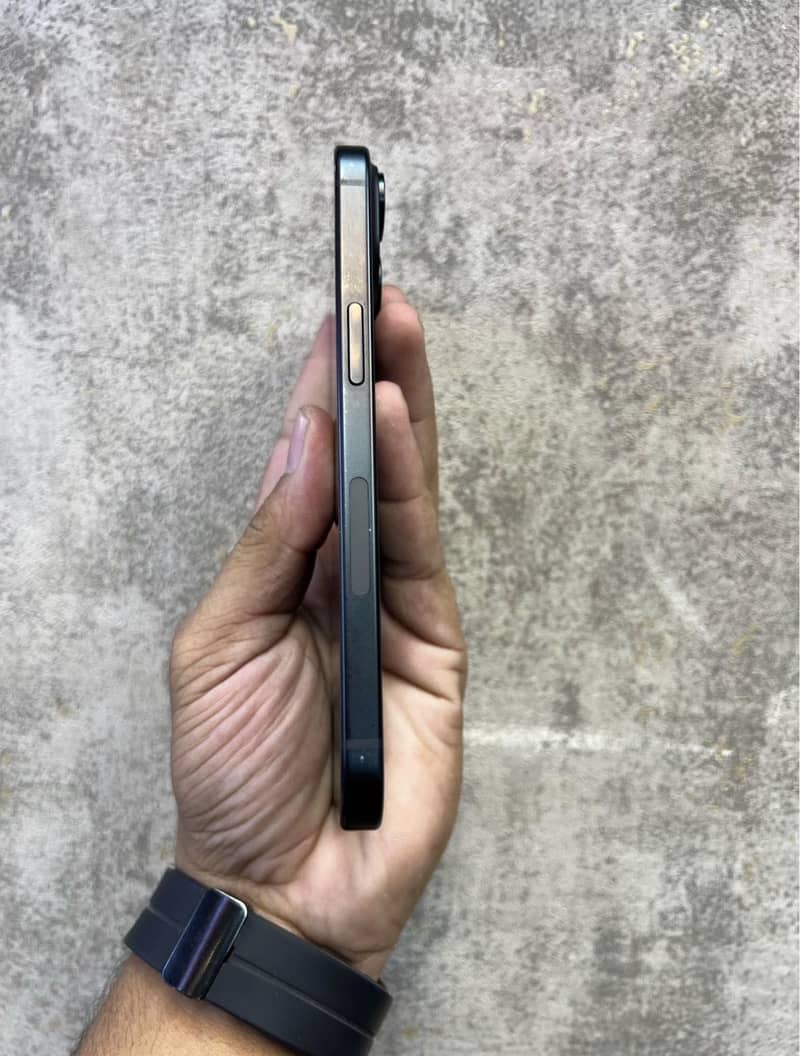 Apple iPhone 15 3