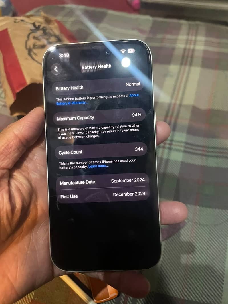 Apple iPhone 16 3