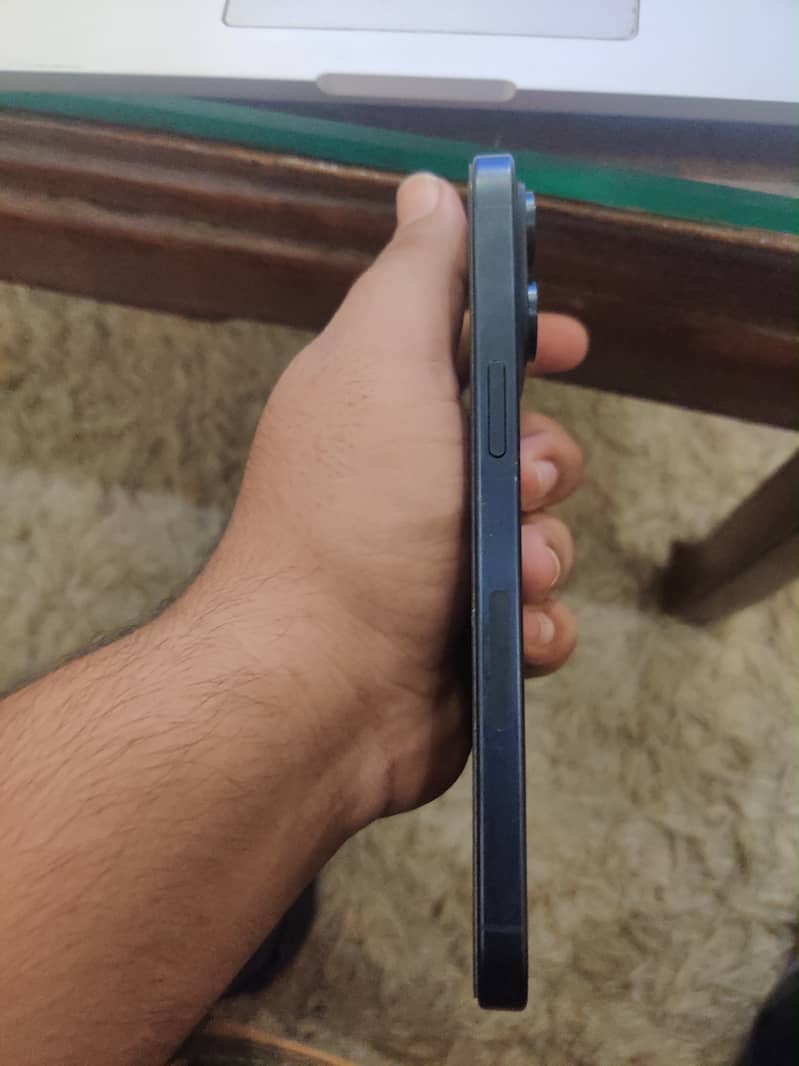 Apple iPhone 15 Pro Max 3