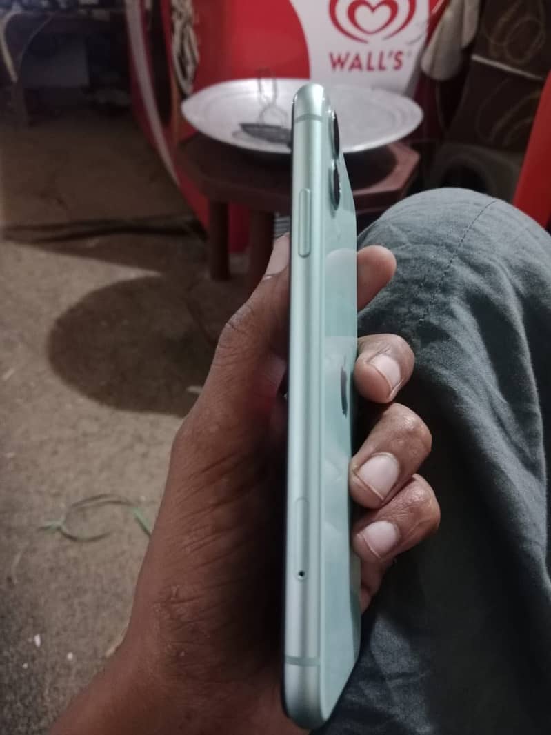 Apple iPhone 11 2