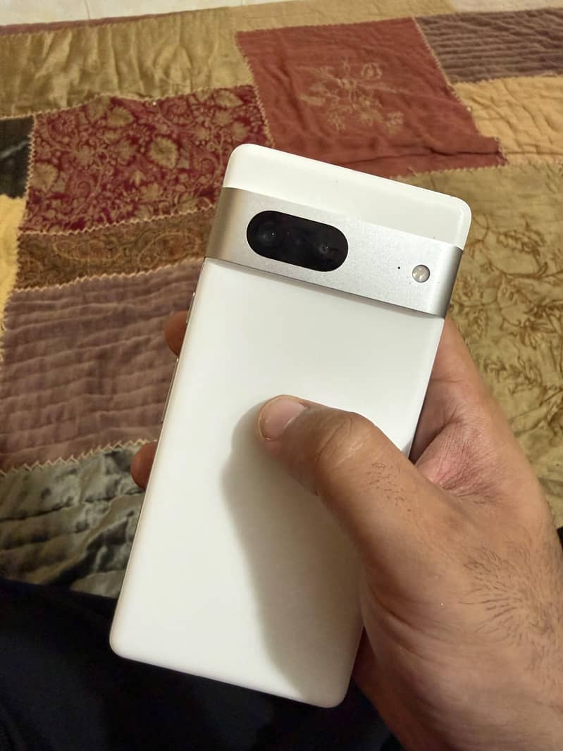 Google Pixel 7 5