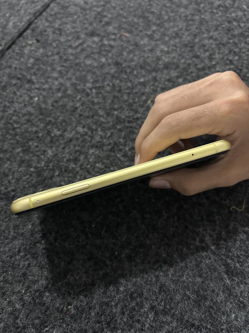 Apple iPhone 11 5