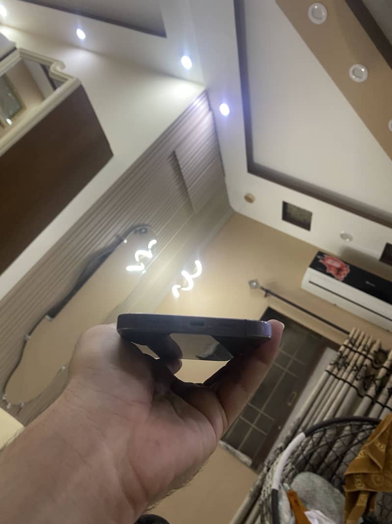Apple iPhone 14 Pro Max 1