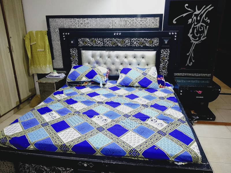 bed dressing n side table 6