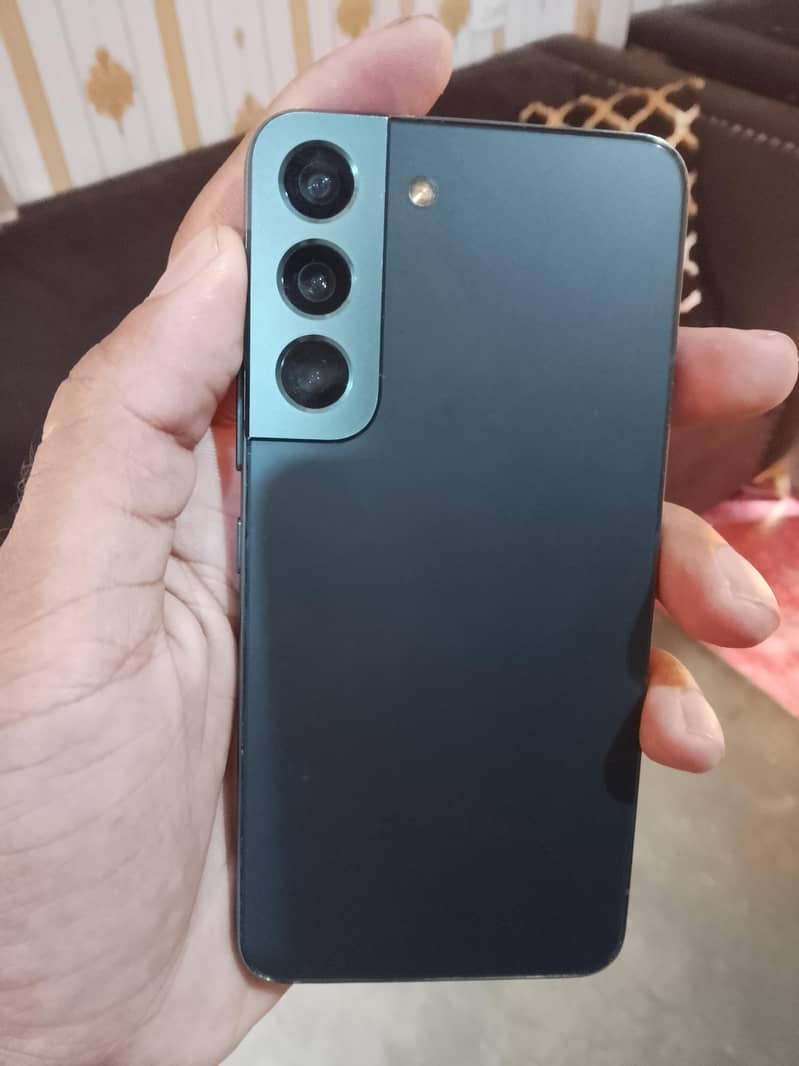 Samsung Mobile S22 2