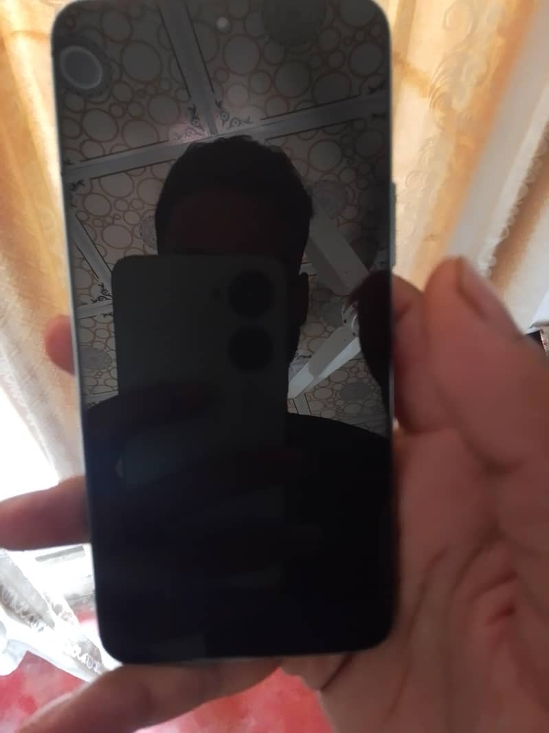 Samsung Mobile S22 4