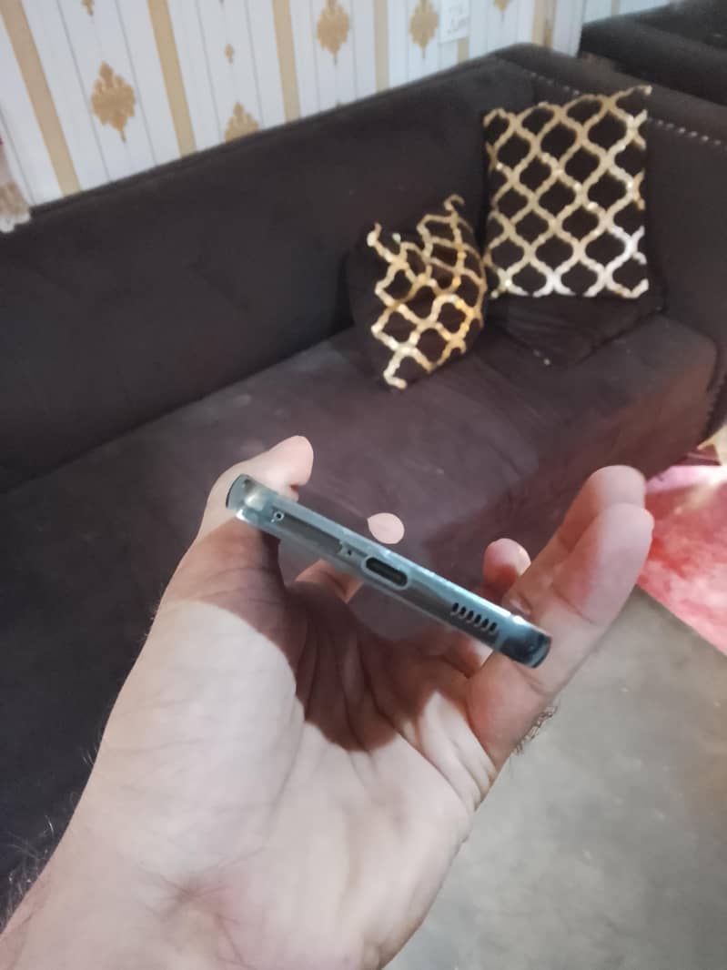 Samsung Mobile S22 6