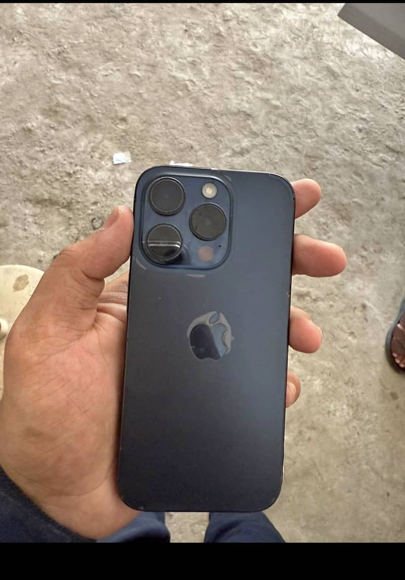 Apple iPhone 15 Pro 0