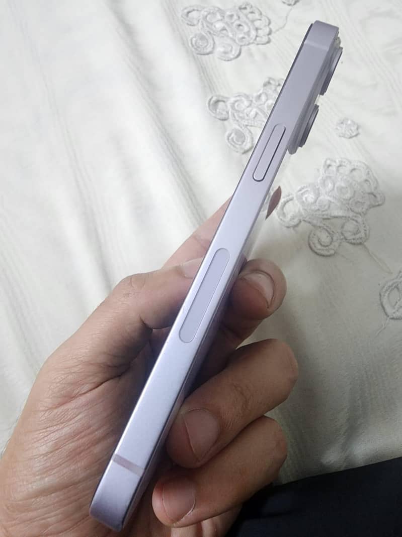 Apple iPhone 14 4
