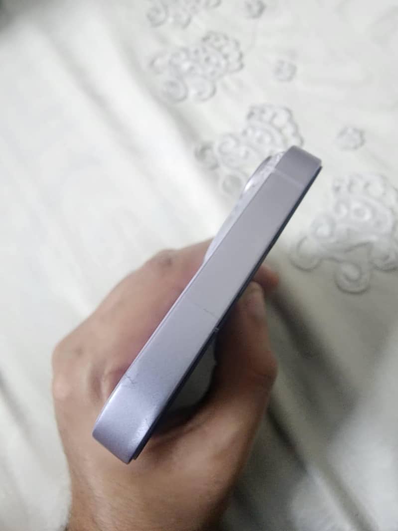 Apple iPhone 14 5
