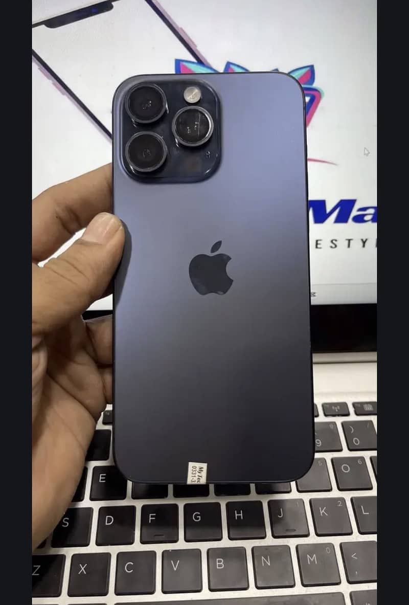 Apple iPhone 15 Pro Max 1