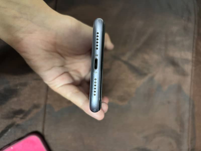 Apple iPhone 11 0