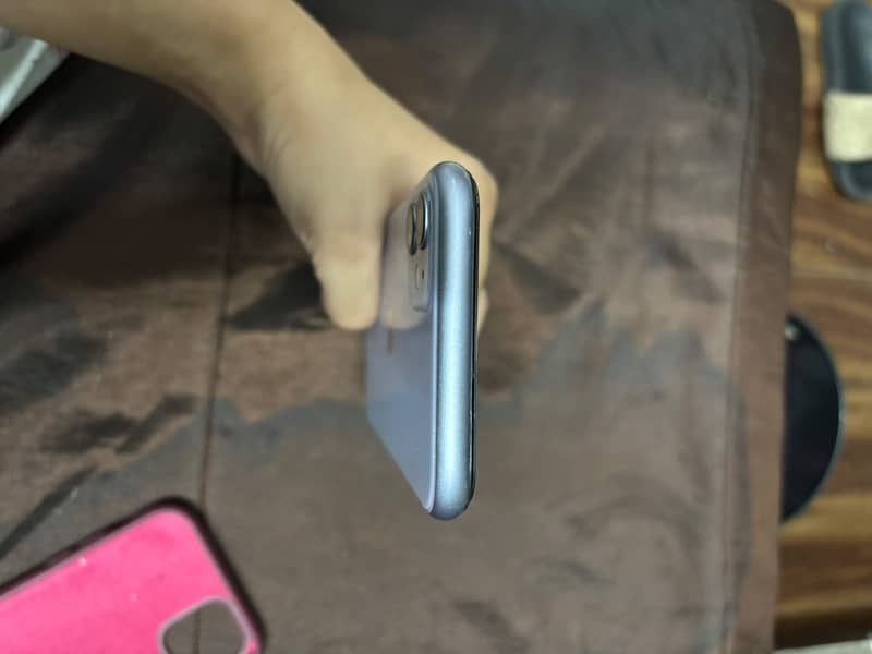 Apple iPhone 11 4