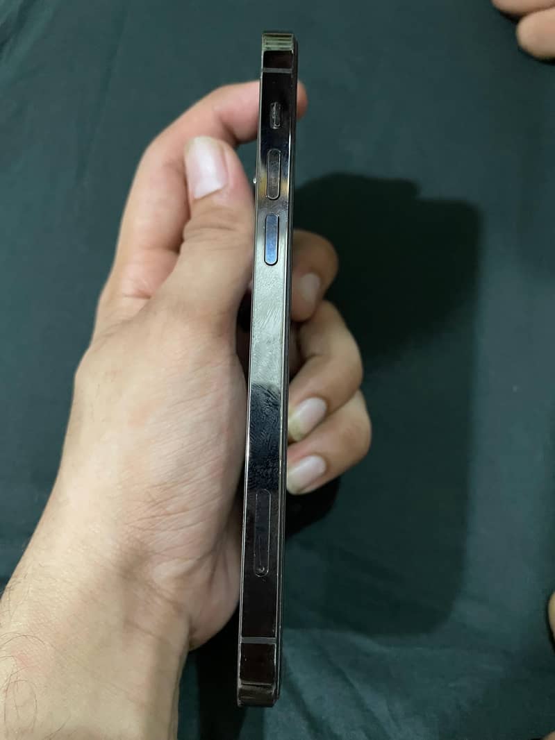 Apple iPhone 12 Pro 2
