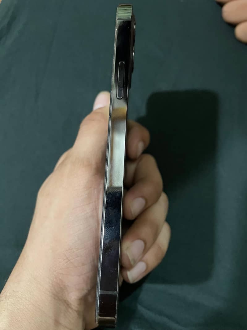 Apple iPhone 12 Pro 3