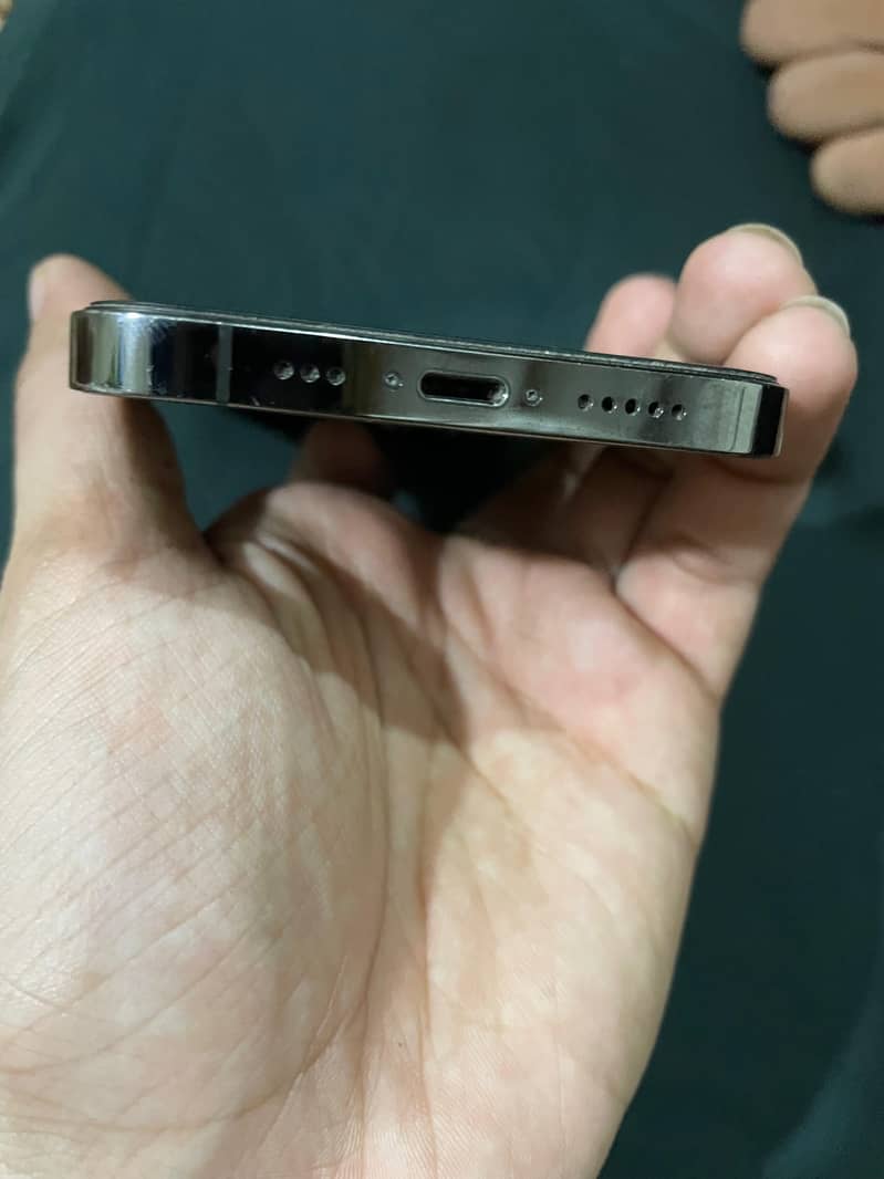 Apple iPhone 12 Pro 4