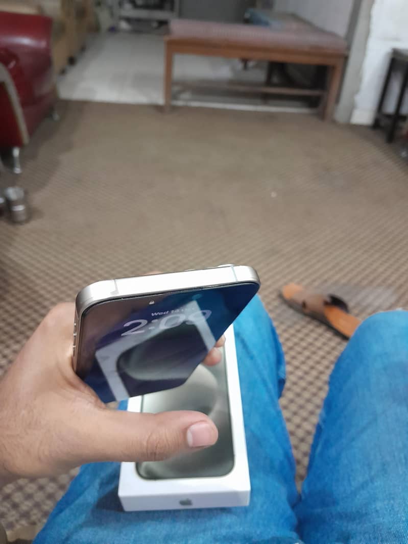 iPhone 15 Pro Max 1