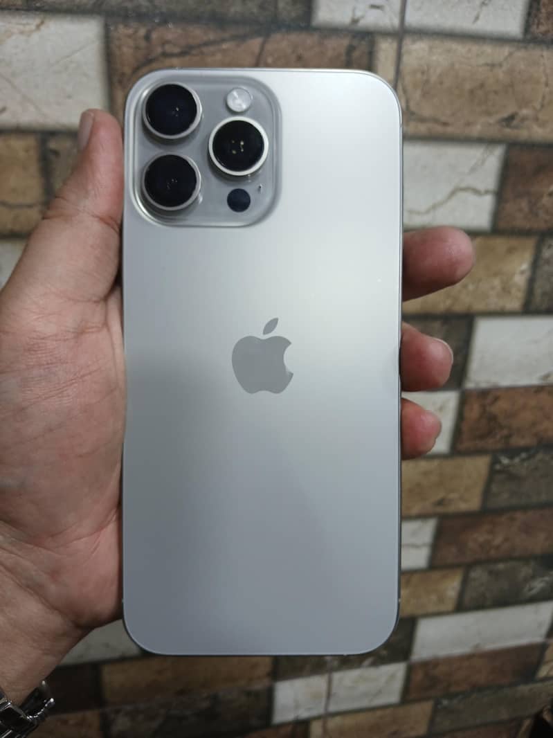 Apple iPhone 15 Pro Max 0