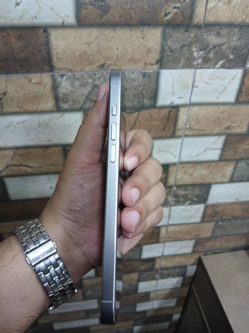 Apple iPhone 15 Pro Max 3