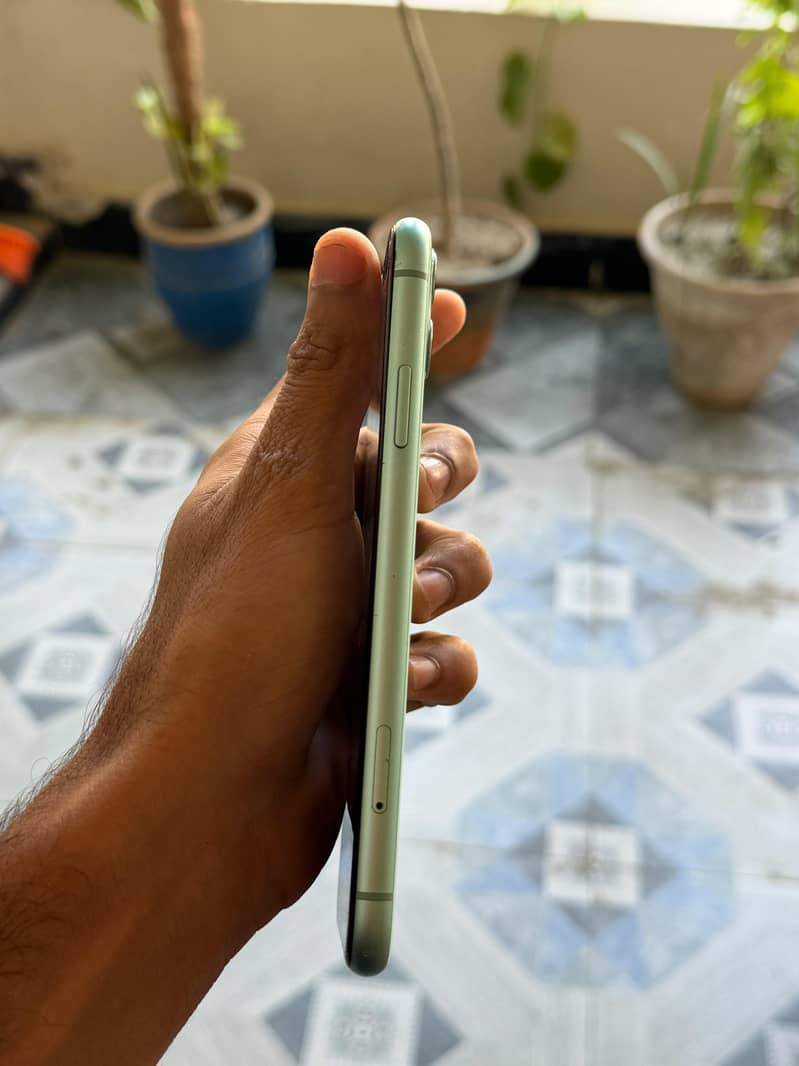 Apple iPhone 11 6