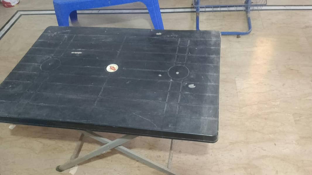 Table & stand 1