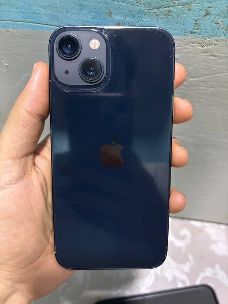 Apple iPhone 13 0
