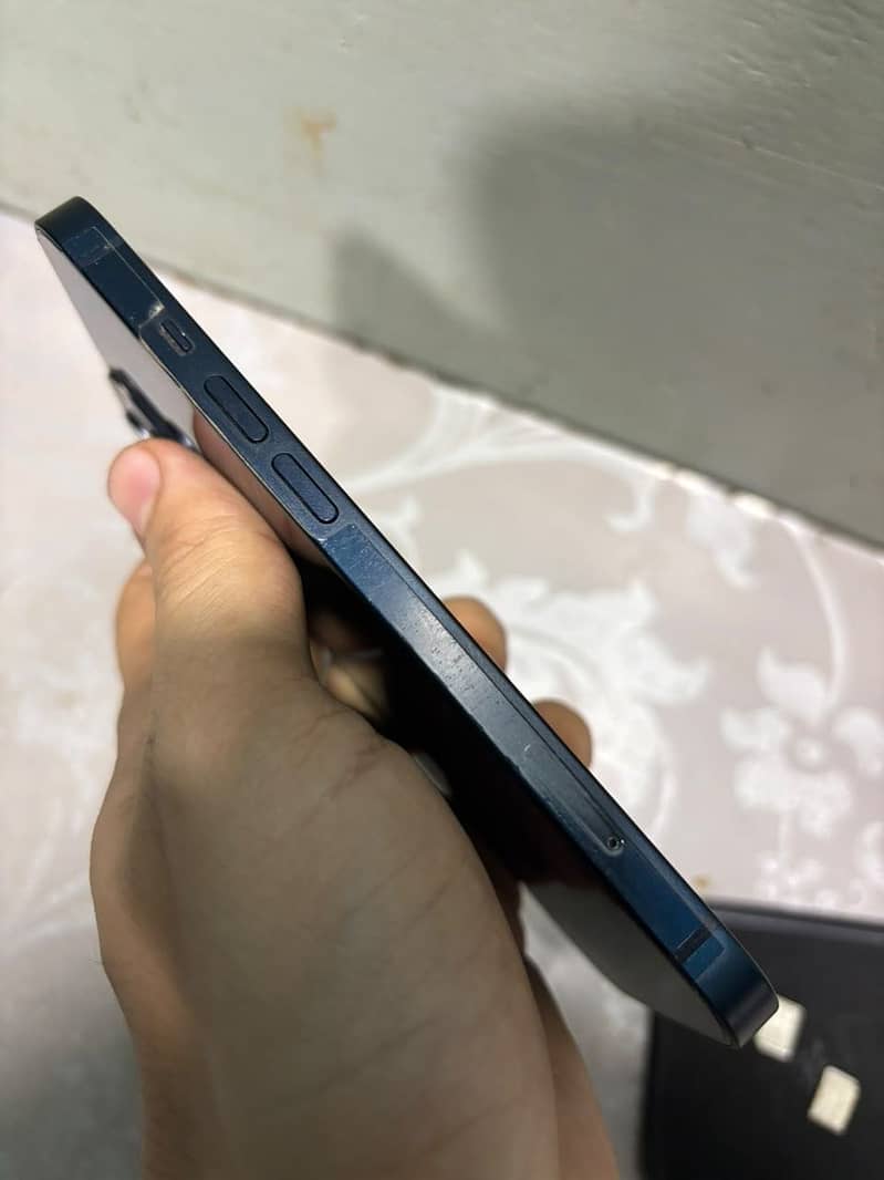 Apple iPhone 13 1