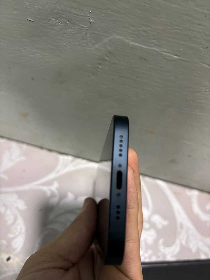 Apple iPhone 13 3