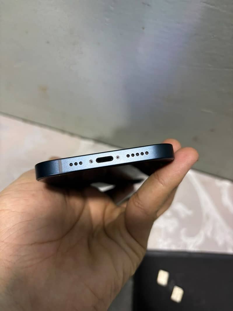 Apple iPhone 13 4