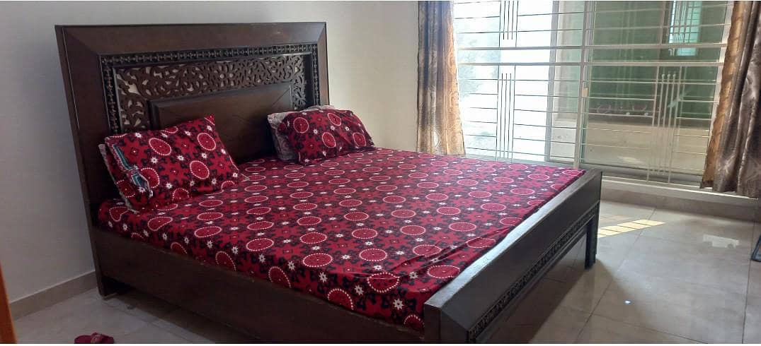 King size bed 2