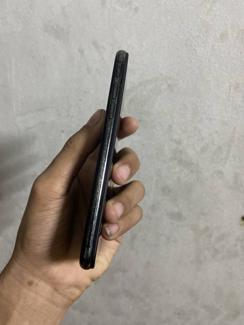 Apple iPhone X 3