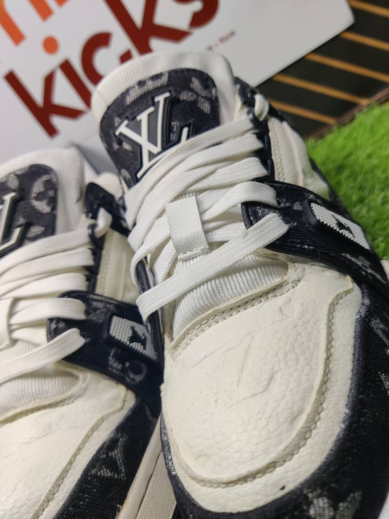 Louis Vuitton Trainer 8