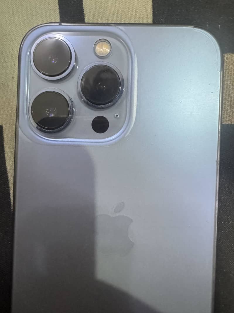 Apple iPhone 13 Pro 2