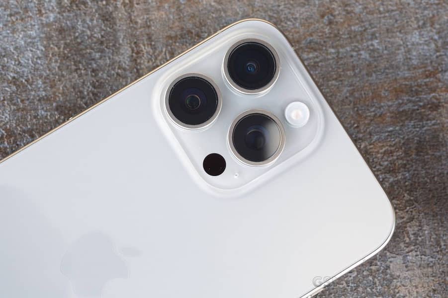 Apple iPhone 15 Pro Max 1