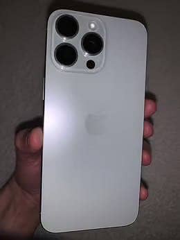 Apple iPhone 15 Pro Max 3