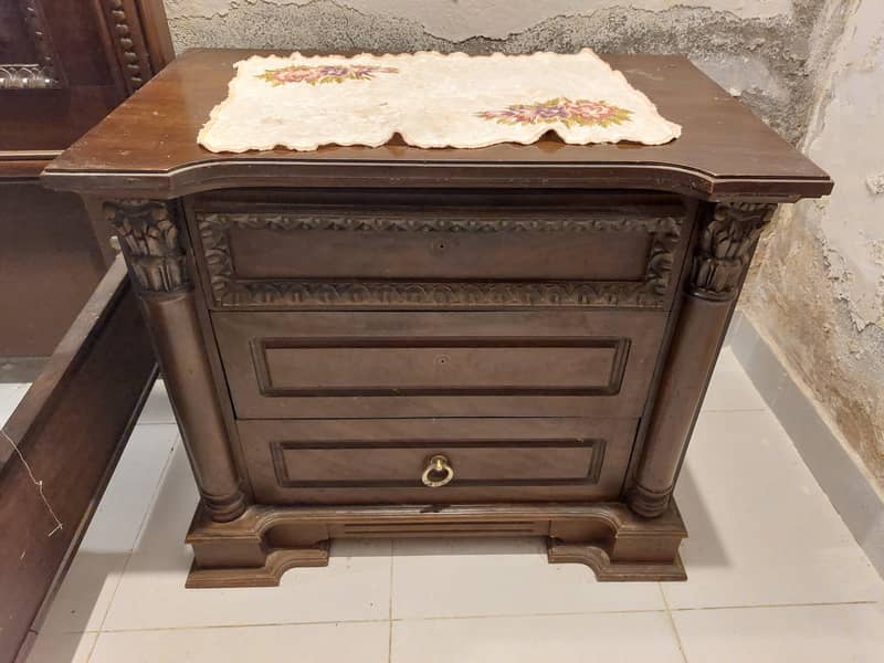 Queen Bed 10