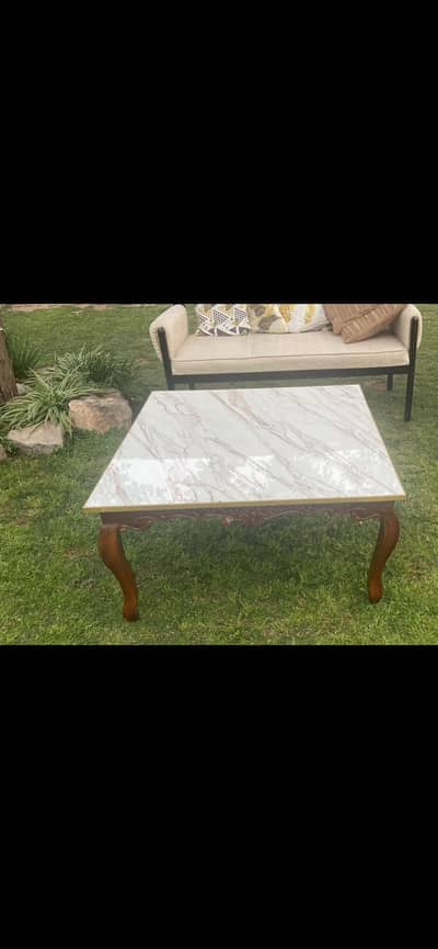 1 central table and 2 side table set