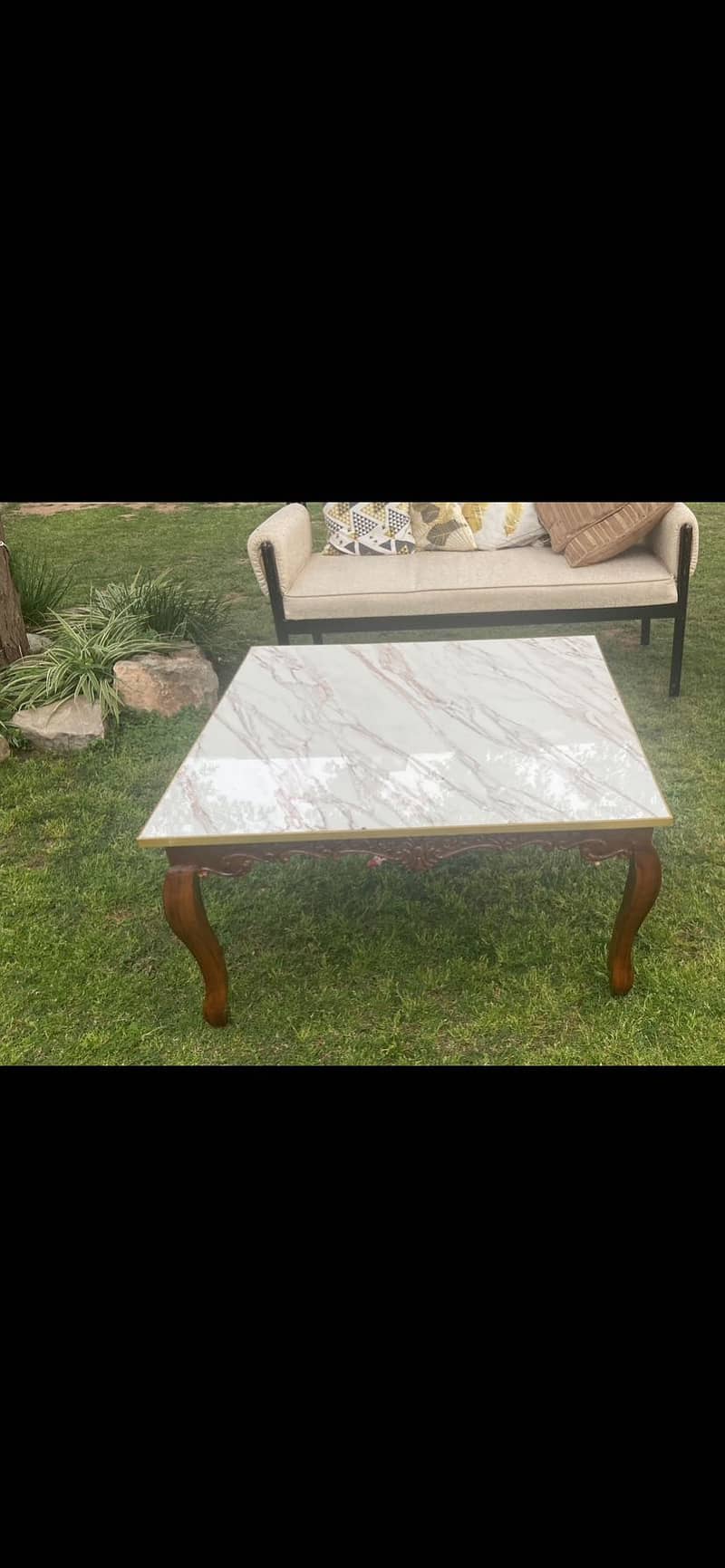 1 central table and 2 side table set 0