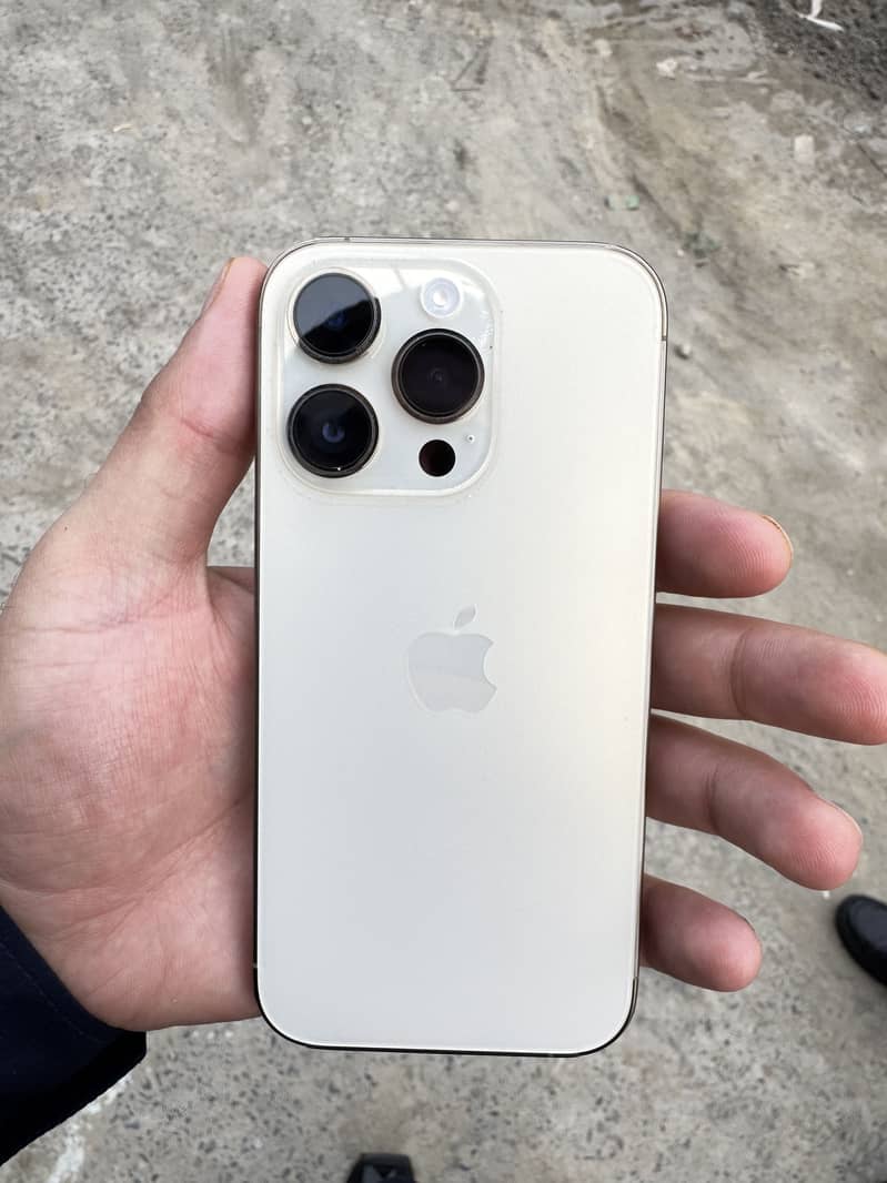 Apple iPhone 14 Pro 0