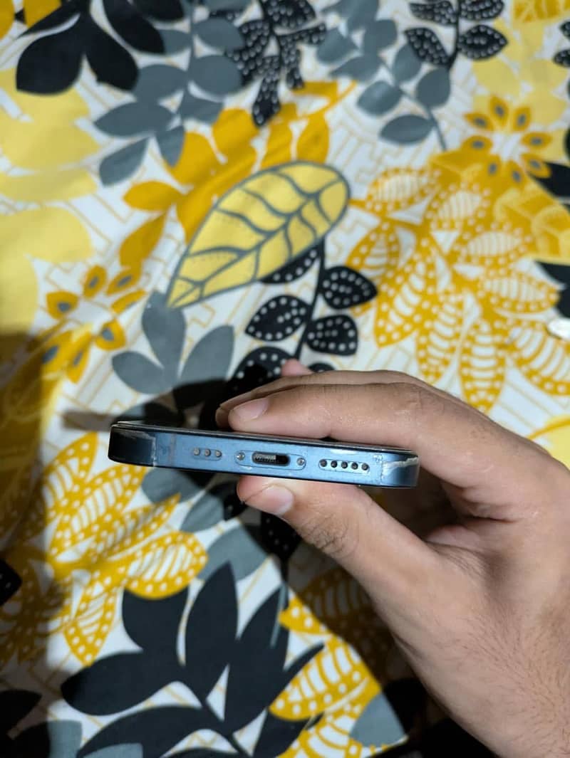 Apple iPhone 14 2