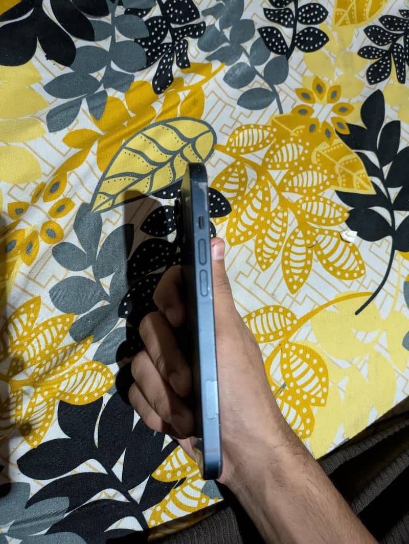 Apple iPhone 14 5