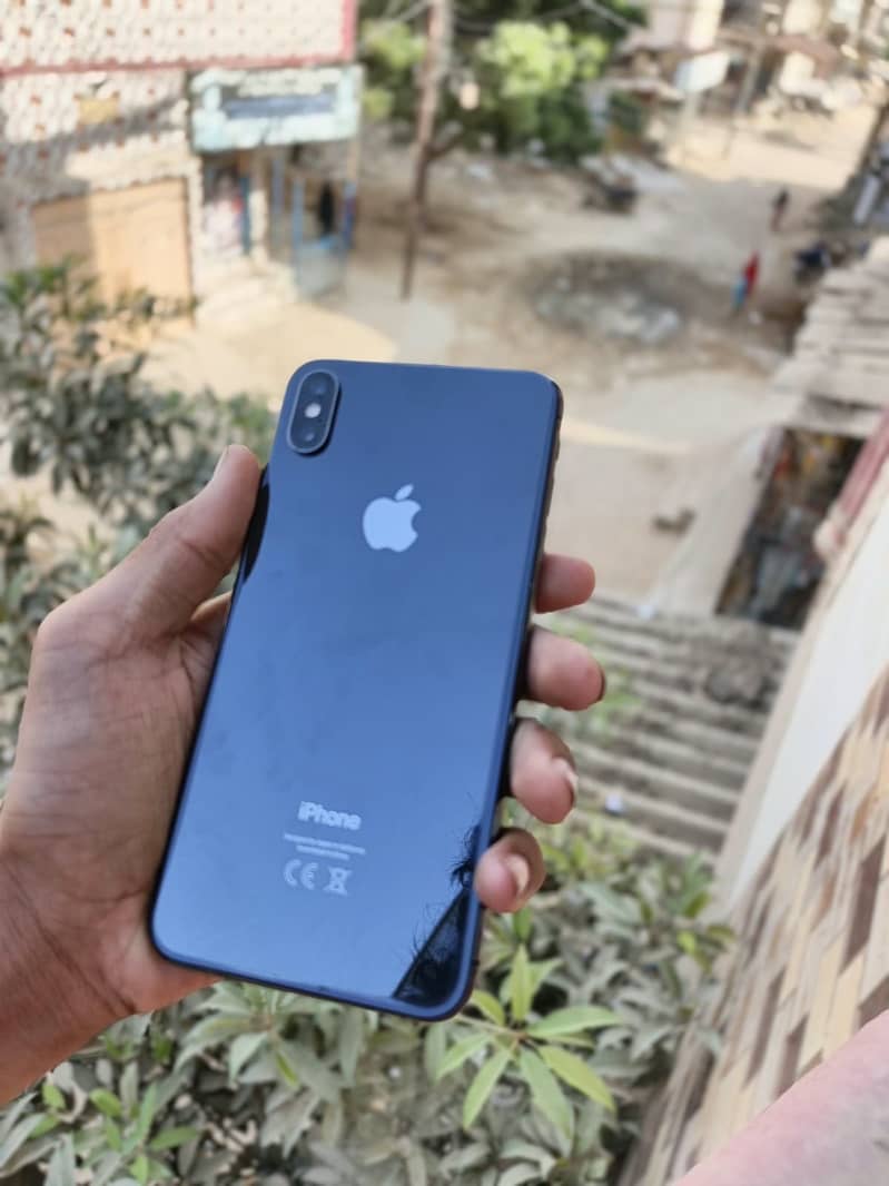 Apple iPhone XS Max 0