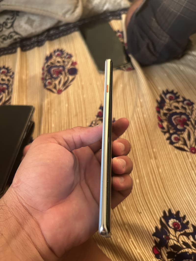Tecno CAMON 40 Pro 3